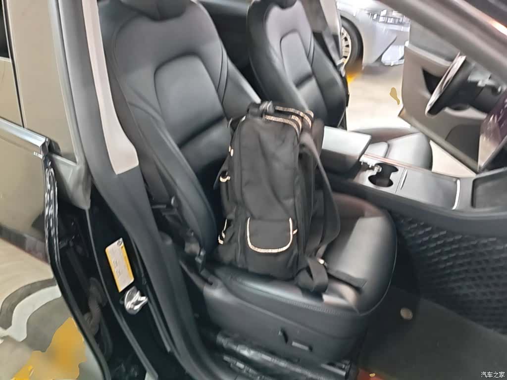 Tesla Model Y, 2022 25