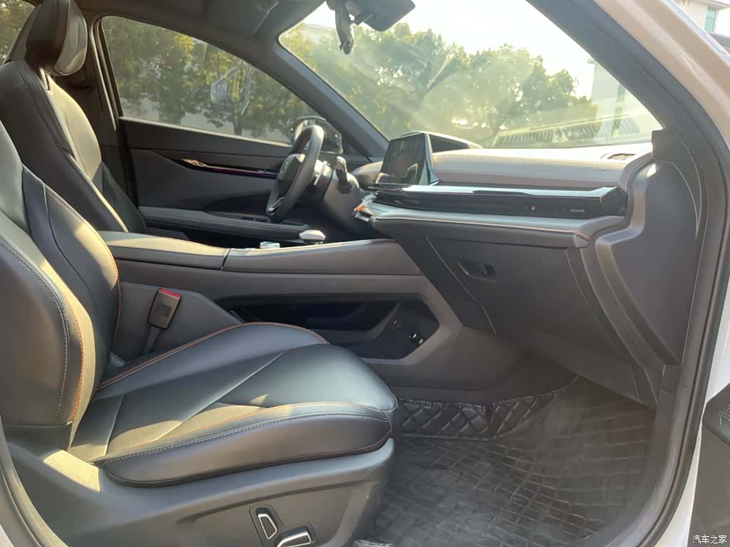 Changan UNI-V, 2022 10