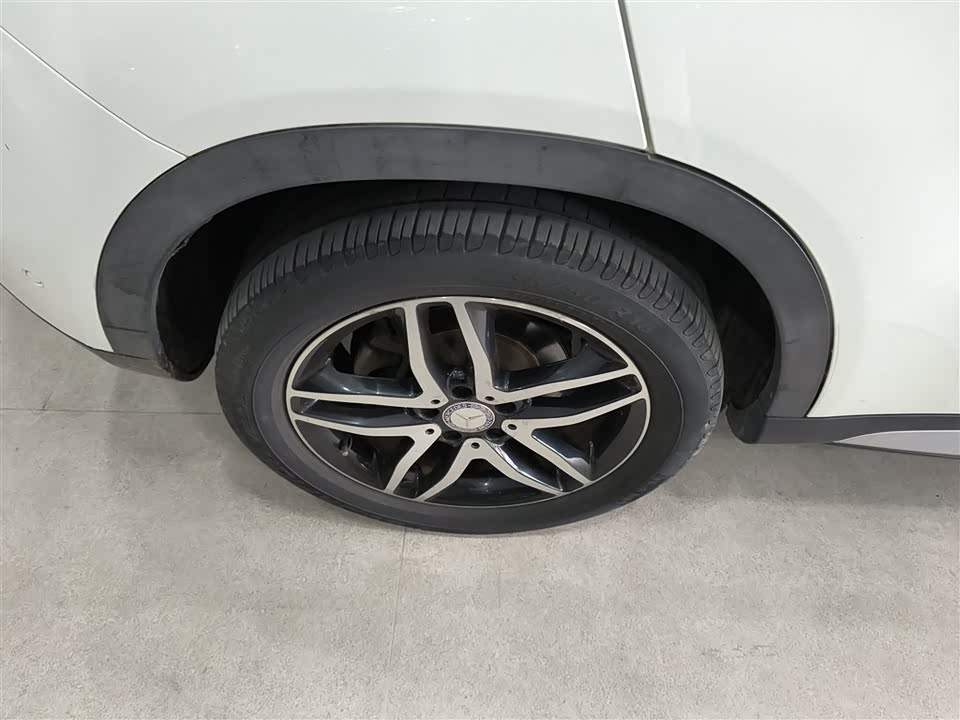 Mercedes-Benz GLA Mercedes-Benz GLA