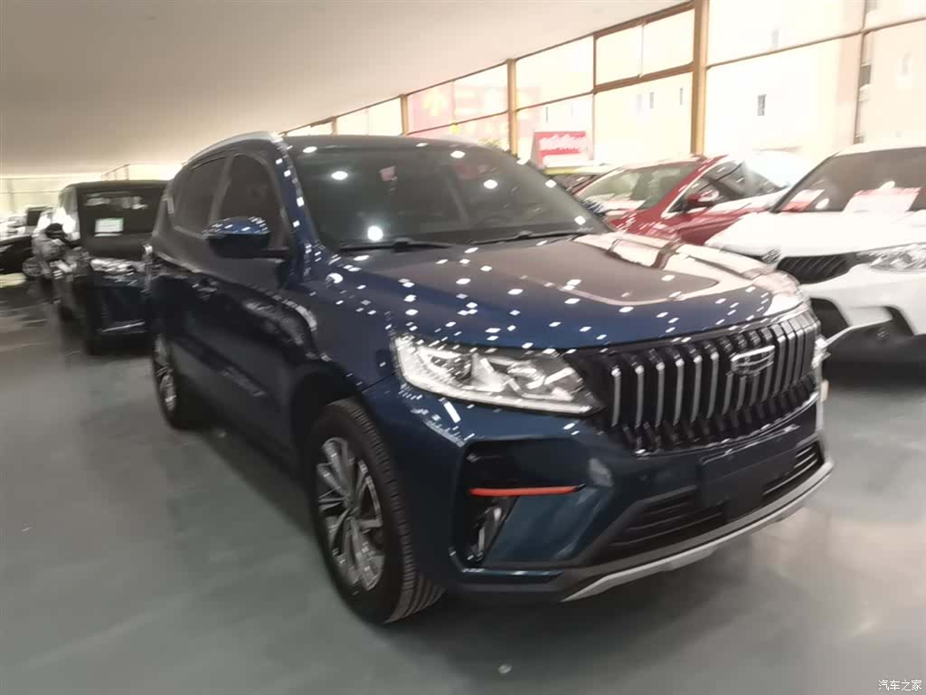 Geely X6, 2022 4