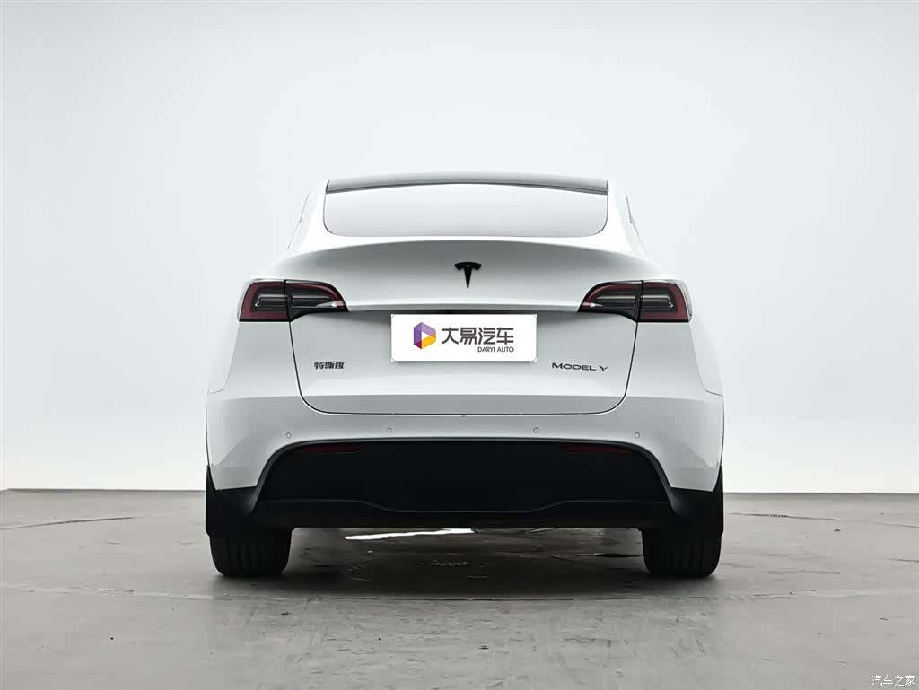 Tesla Model Y, 2023 4