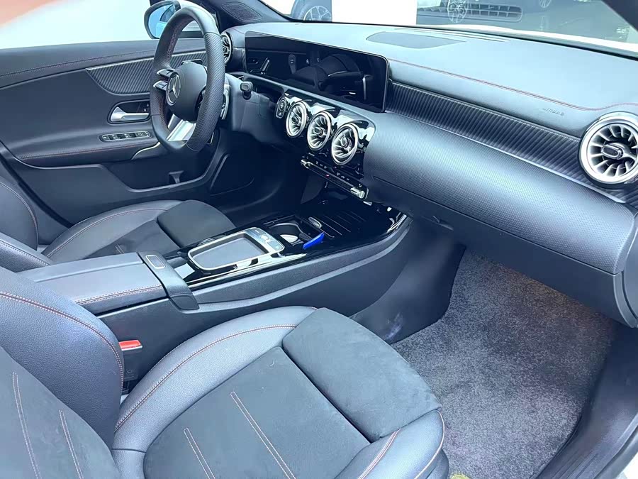 Mercedes-Benz A-Class 2024, фото 10