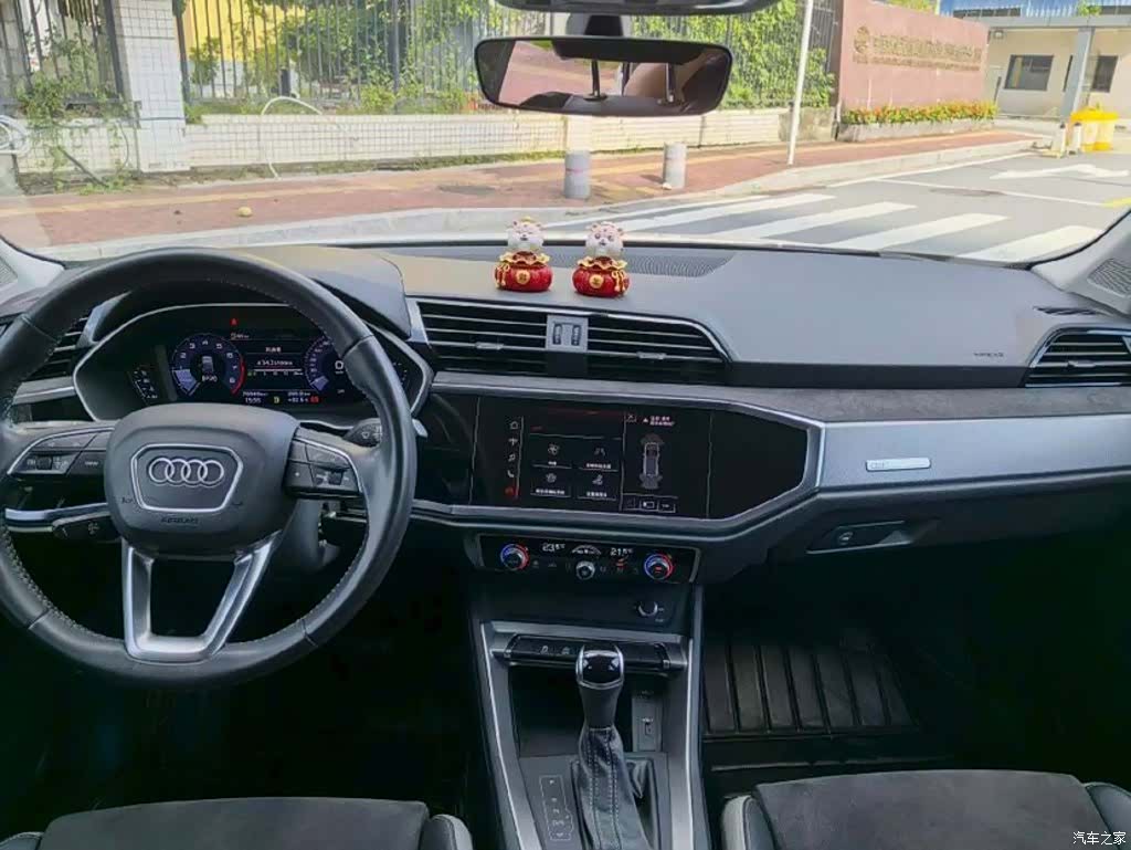Audi Q3, 2020 все фото
