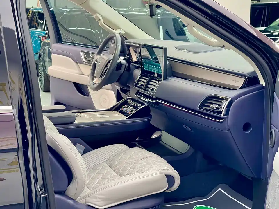 Lincoln Navigator One