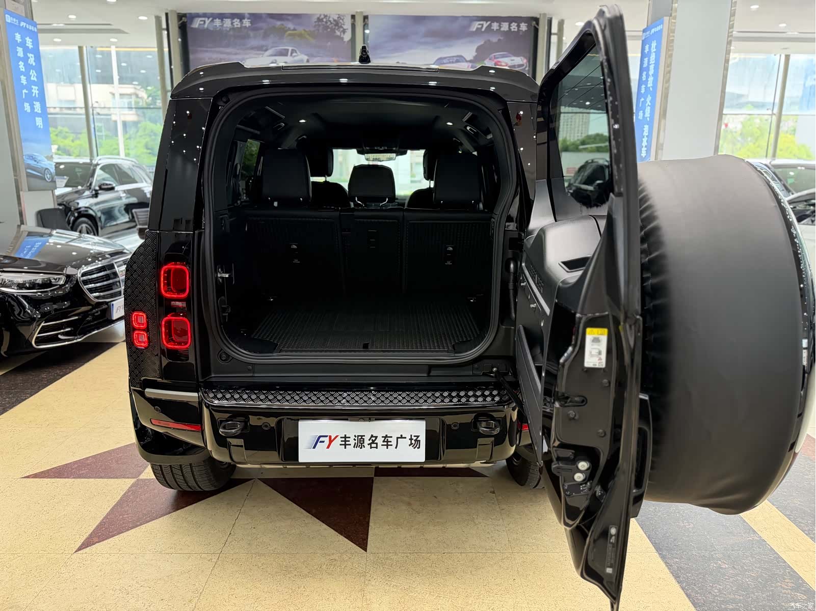 Land Rover Defender, 2024 23