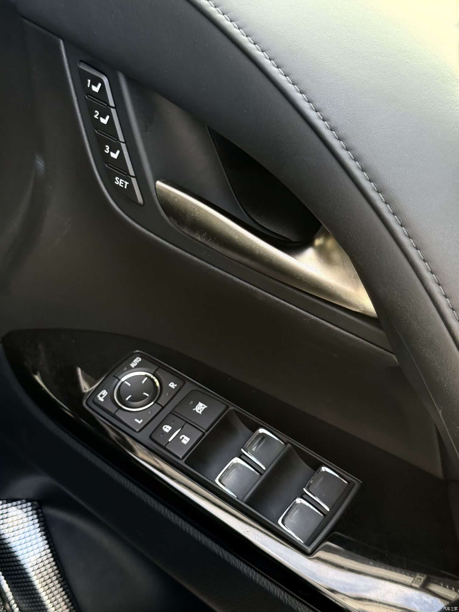 Lexus LX, 2022 15