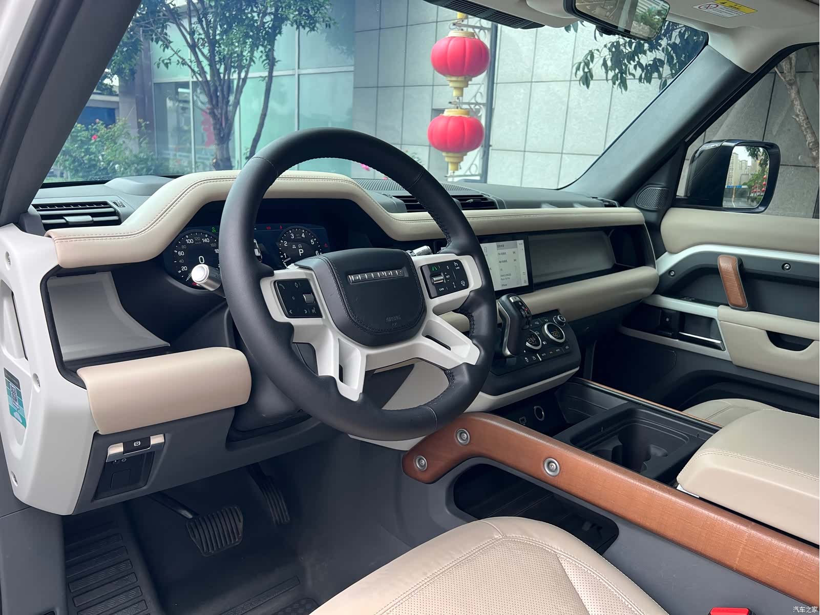 Land Rover Defender, 2020 13
