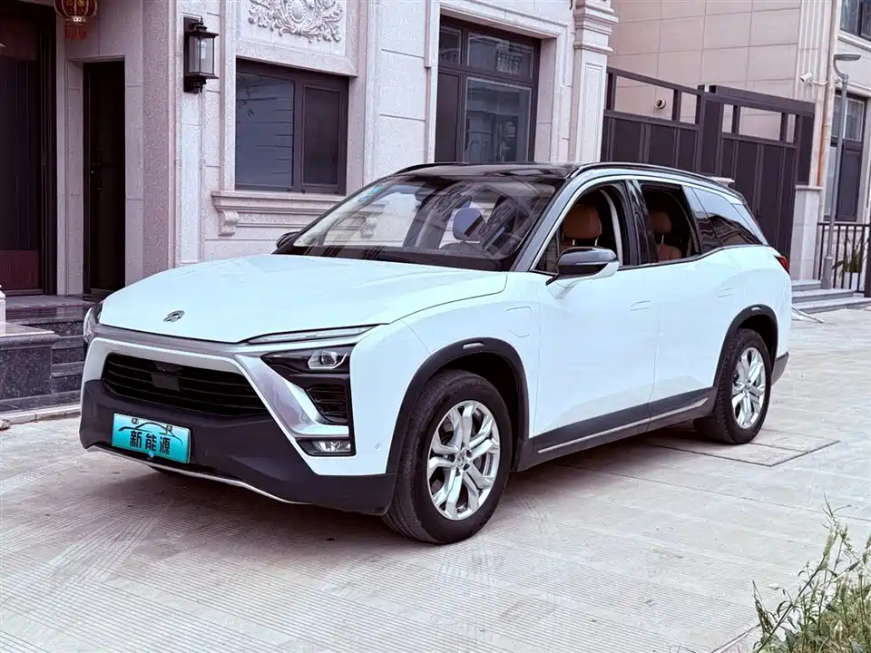NIO ES8