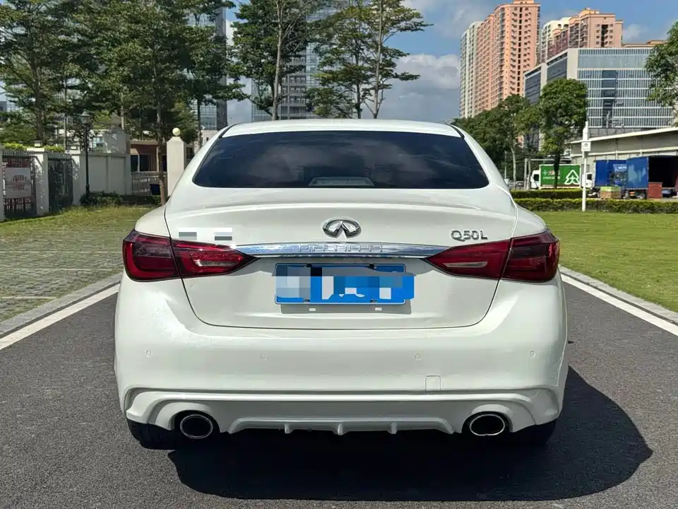 Infiniti Q50L