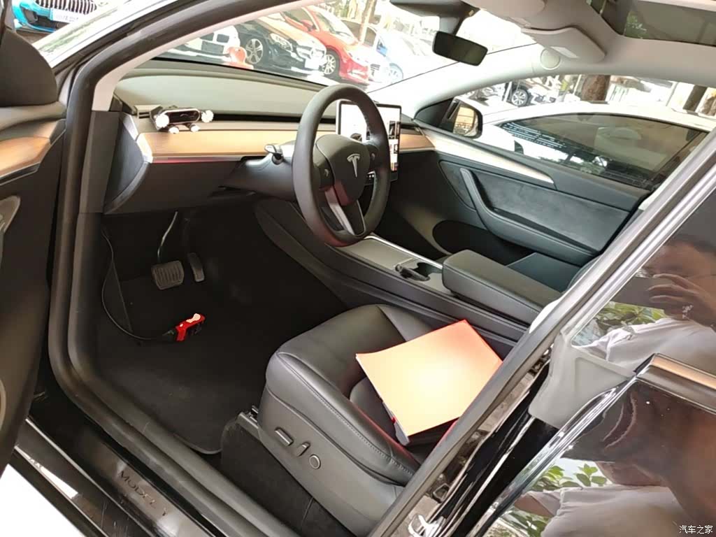 Tesla Model Y, 2022 15