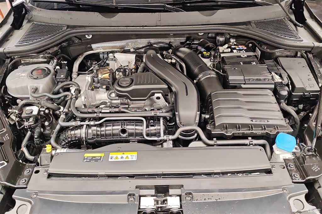 Volkswagen Sagitar, 2025 10