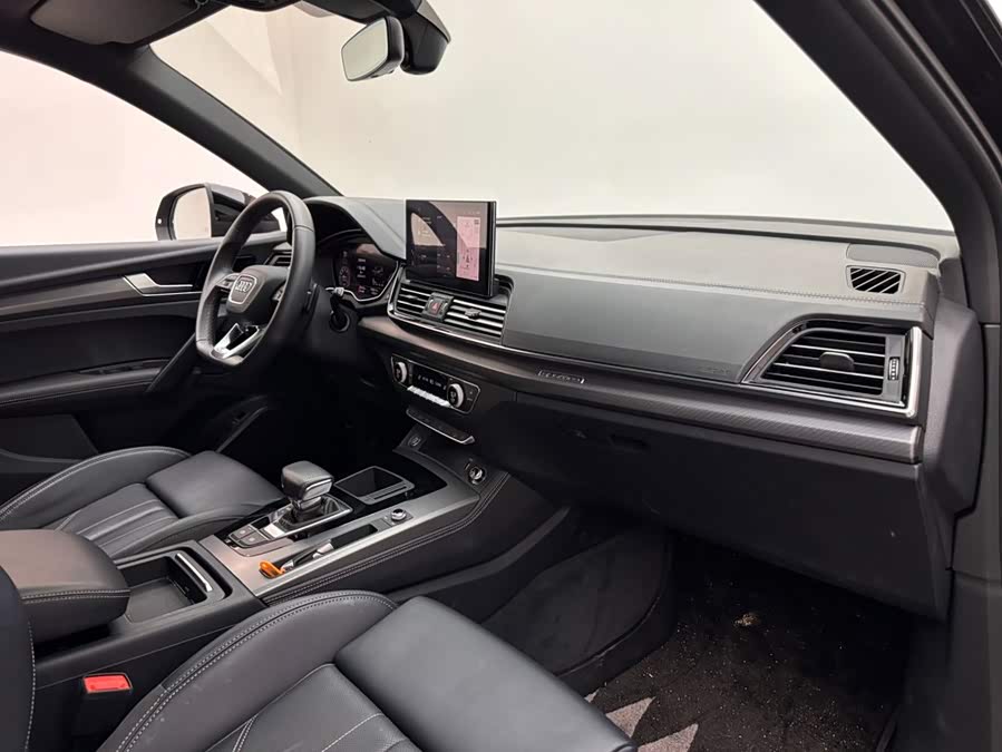 Audi Q5L 2024, фото 11