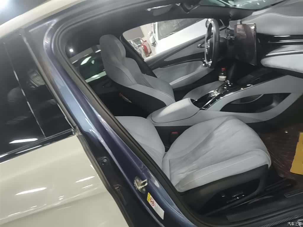 BYD Seal, 2022 25