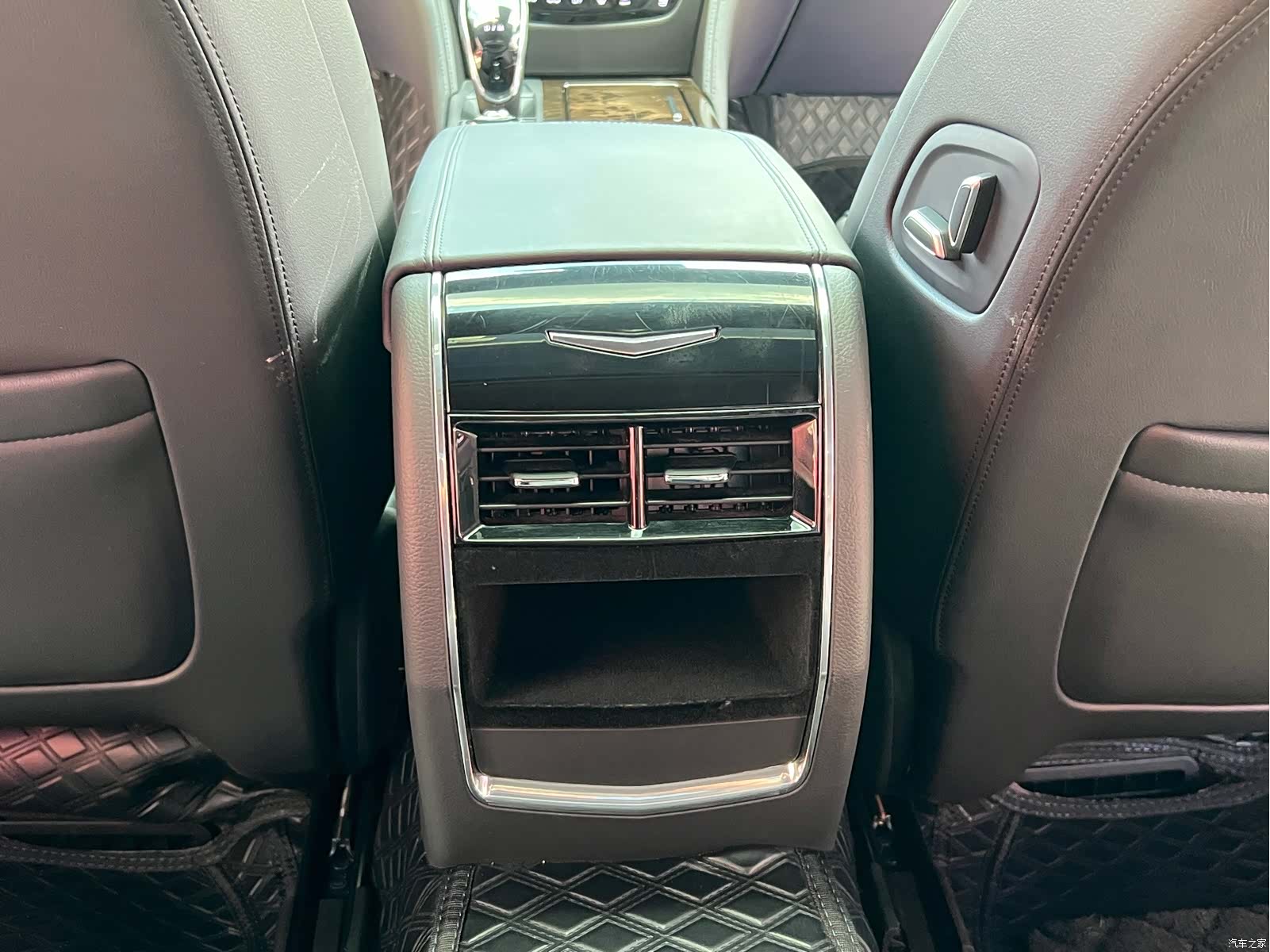 Cadillac CT6, 2023 все фото