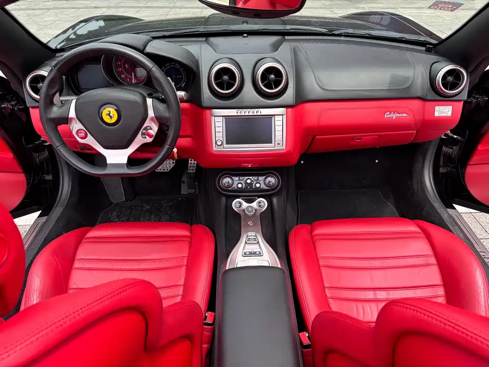 Ferrari California T