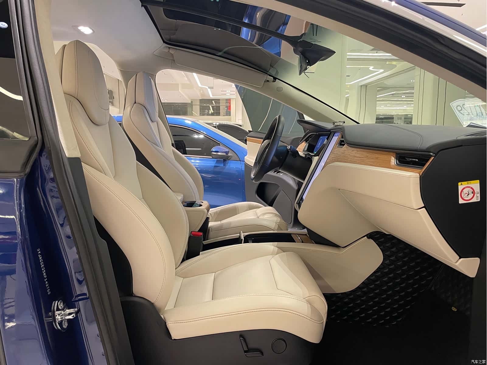 Tesla Model X, 2019 11