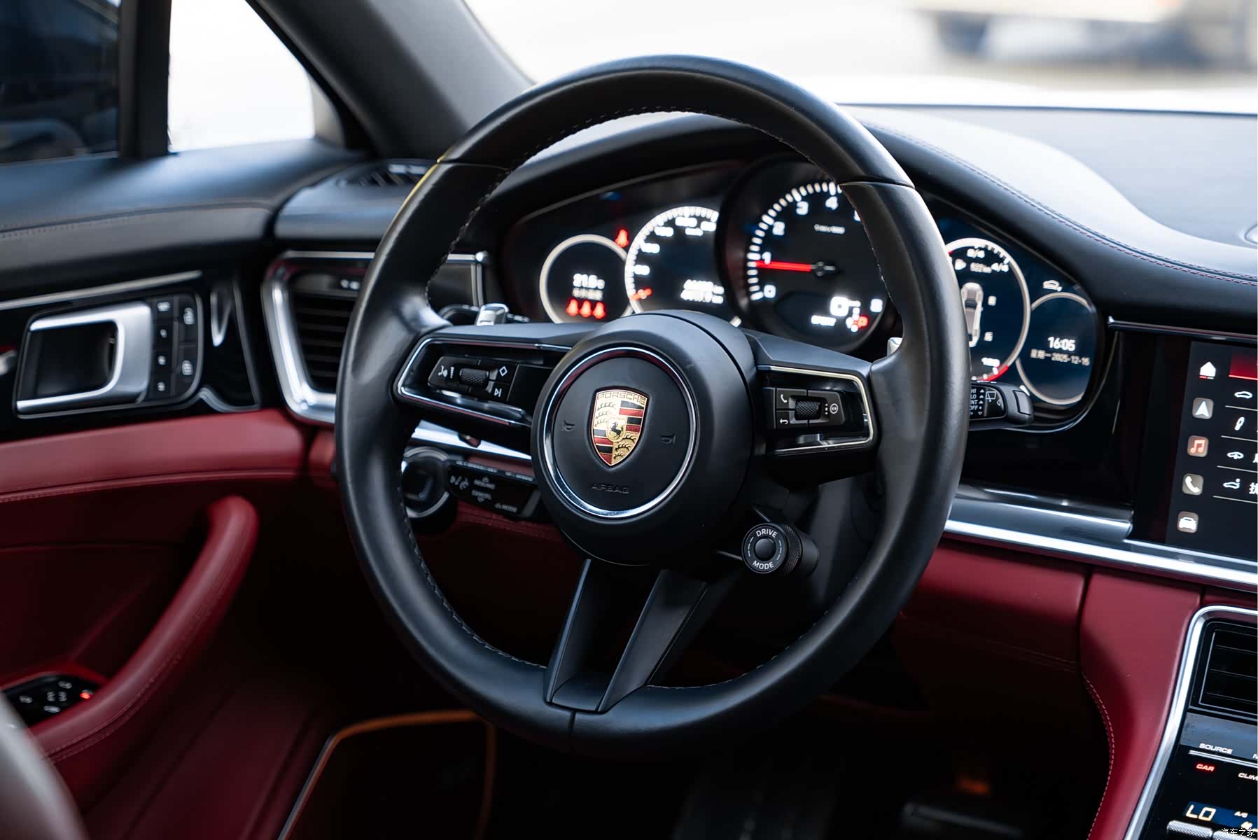 Porsche Panamera, 2022 9