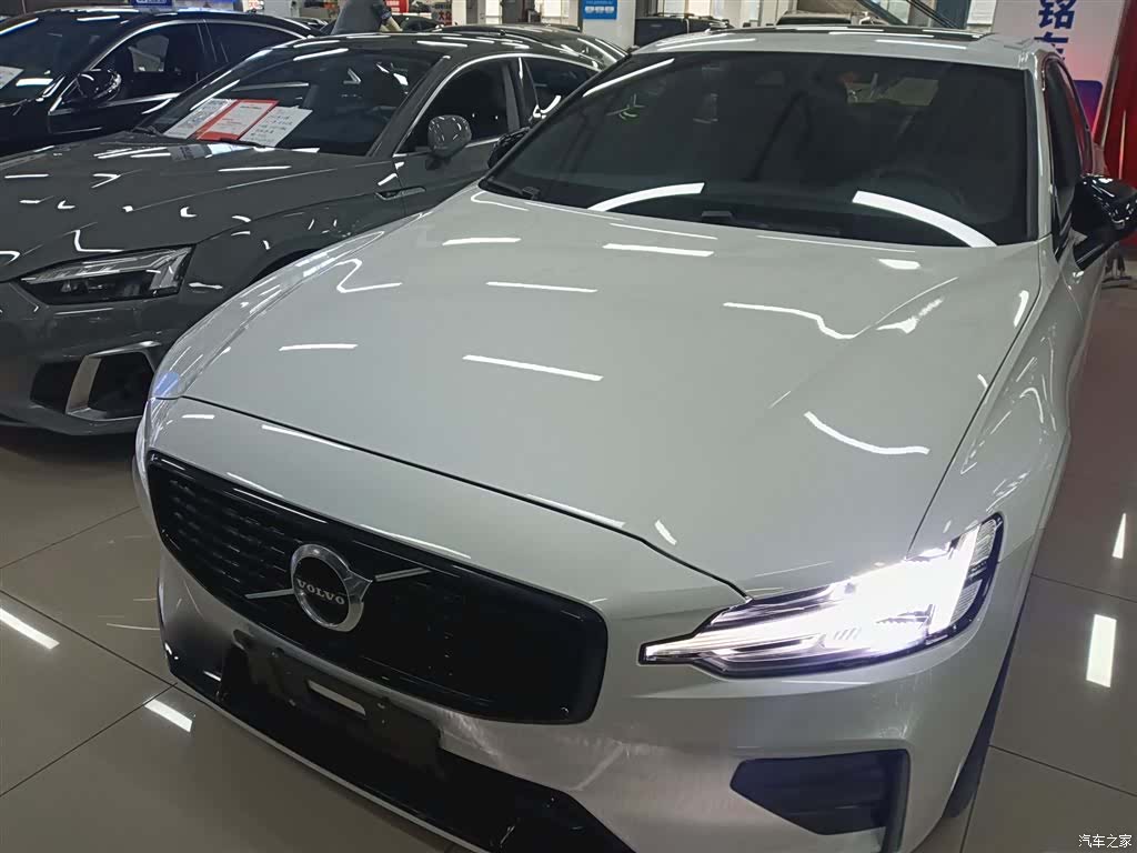 Volvo S60, 2021 3