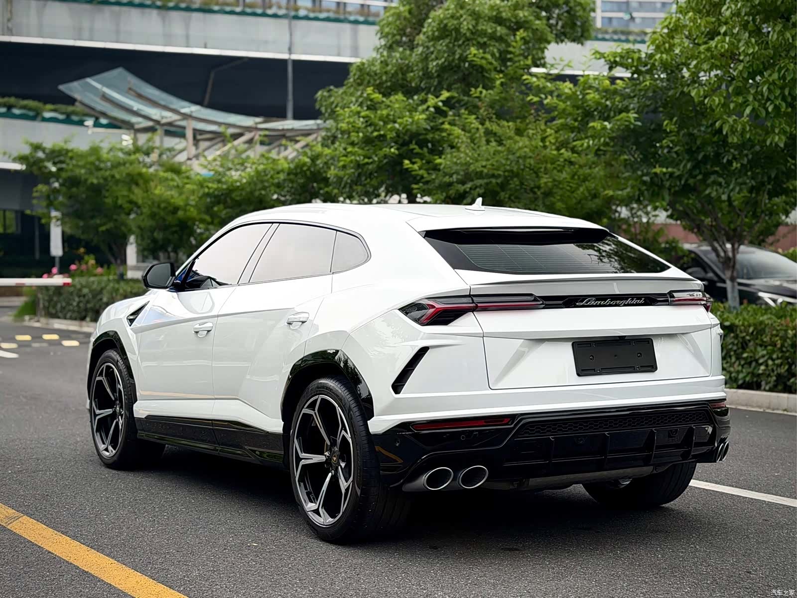 Lamborghini Urus, 2022 3