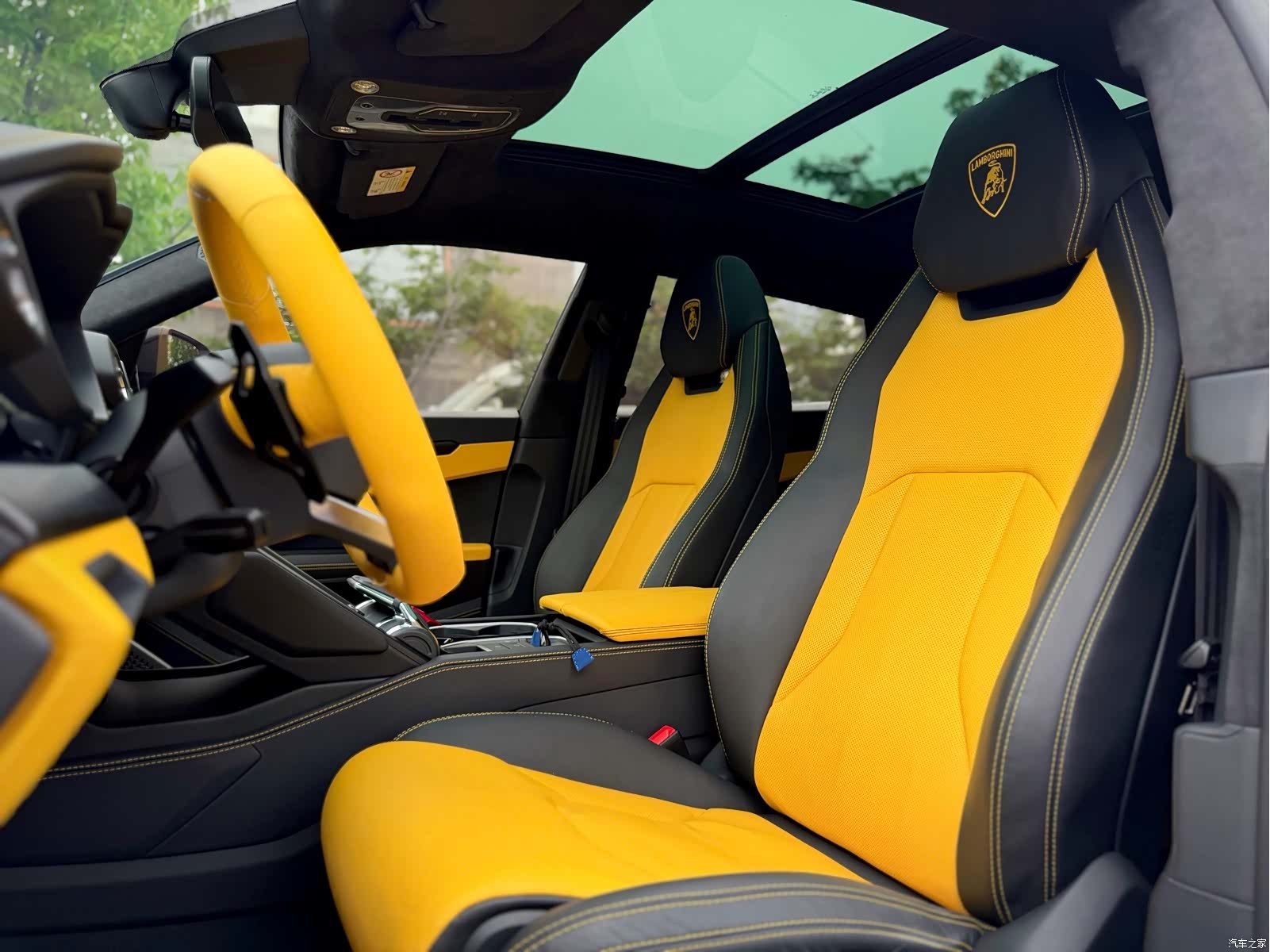 Lamborghini Urus, 2022 13