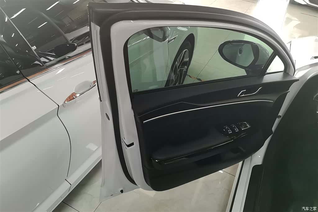 Kia K5, 2023 7