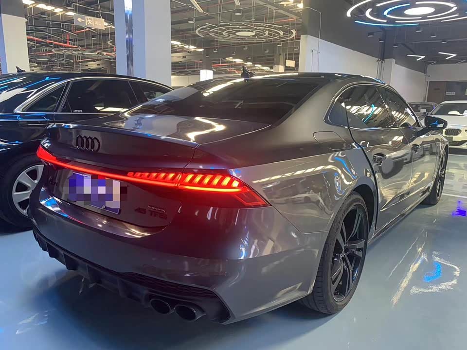 Audi A7L