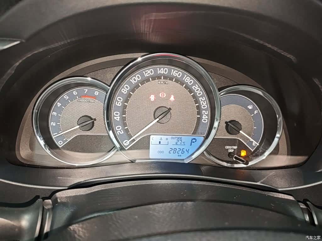 Toyota Corolla, 2015 12