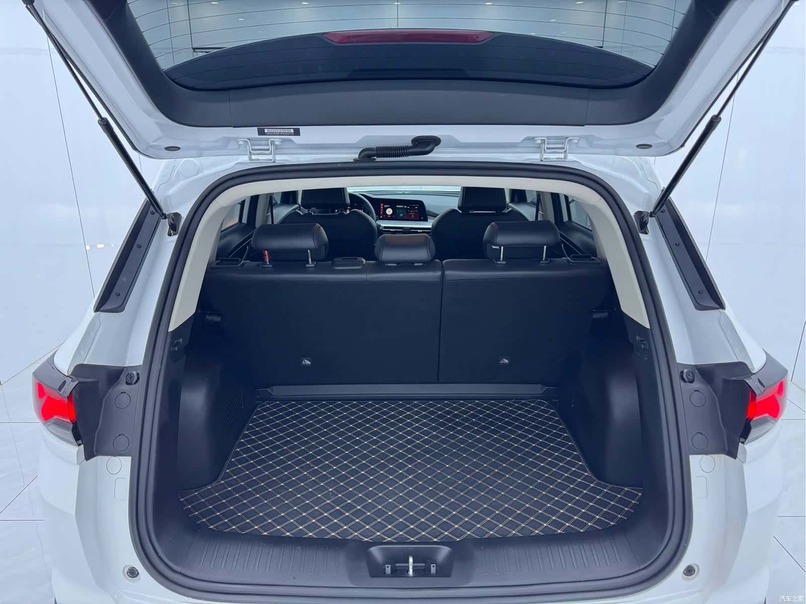Changan CS35, 2023 13