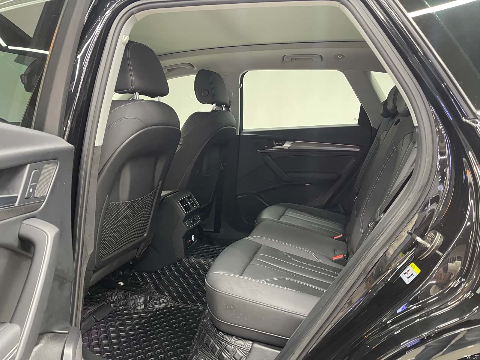 Audi Q5L, 2021 11