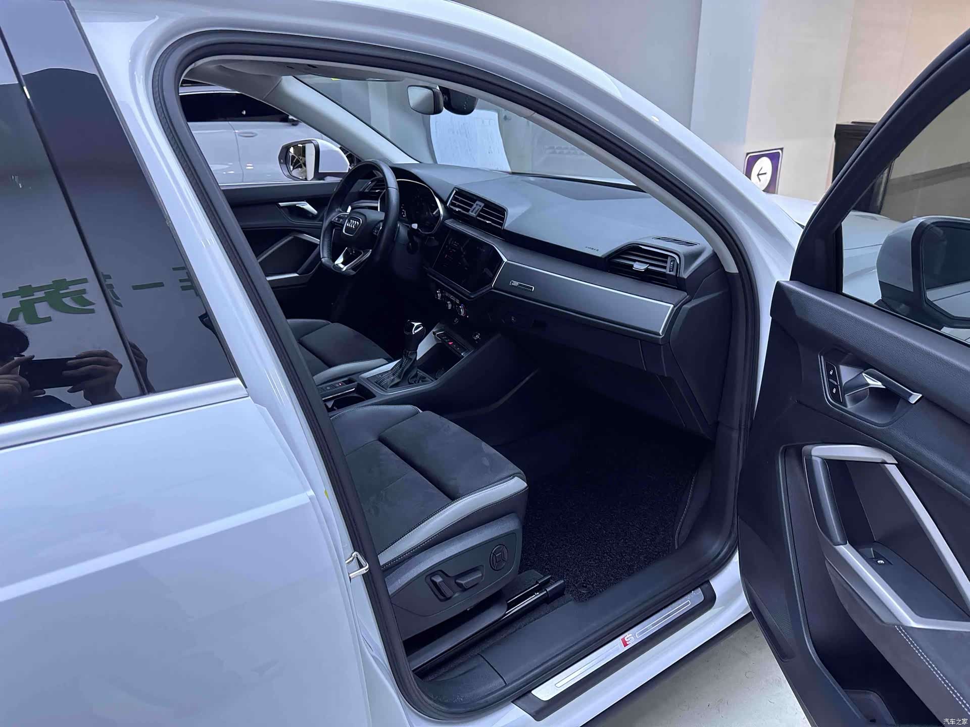 Audi Q3, 2023 11