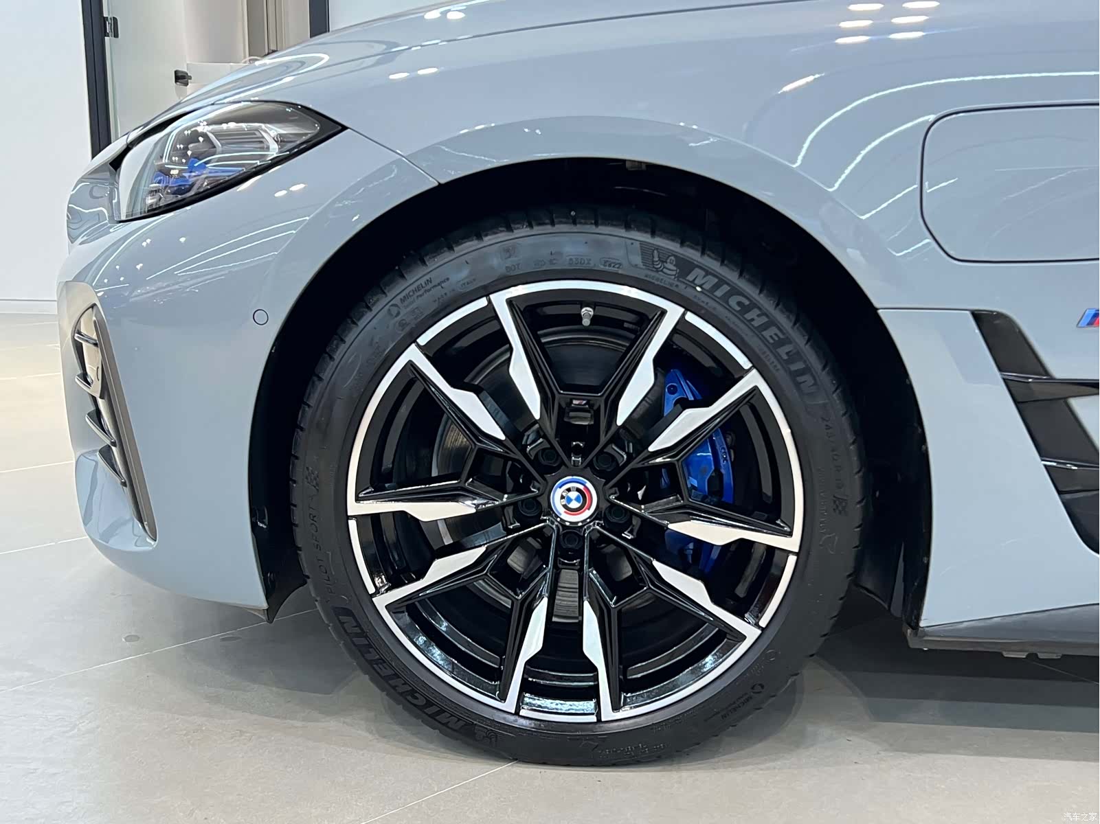 BMW i4, 2023 4