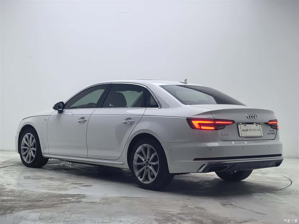 Audi A4L, 2019 7