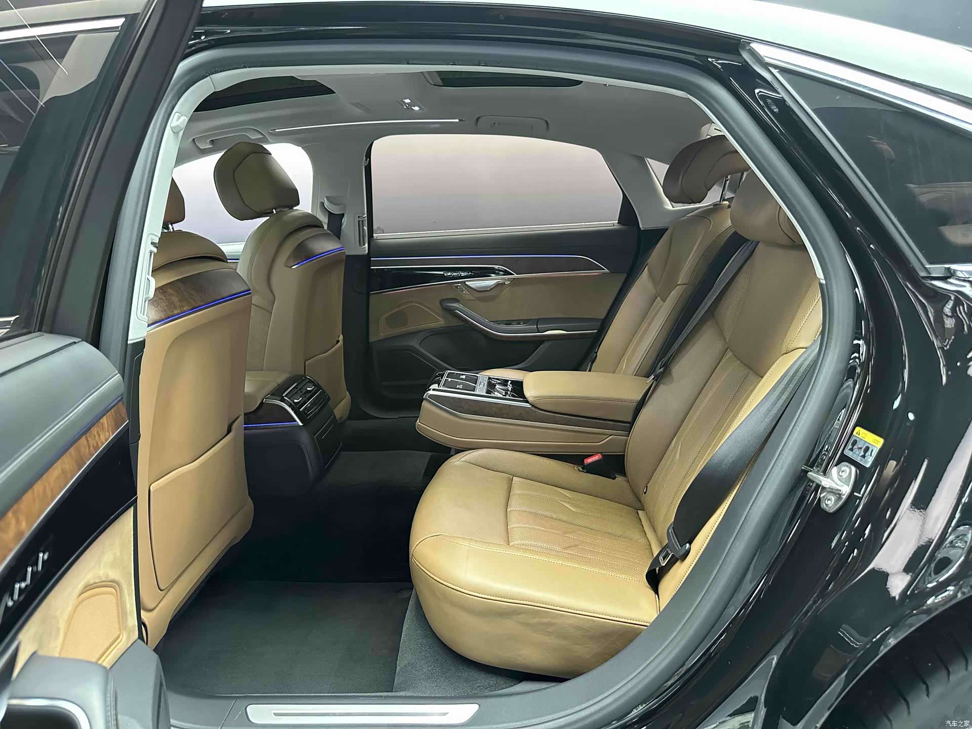 Audi A8L, 2020 6
