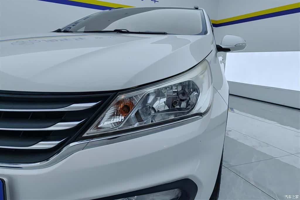 Wuling 310, 2017 все фото