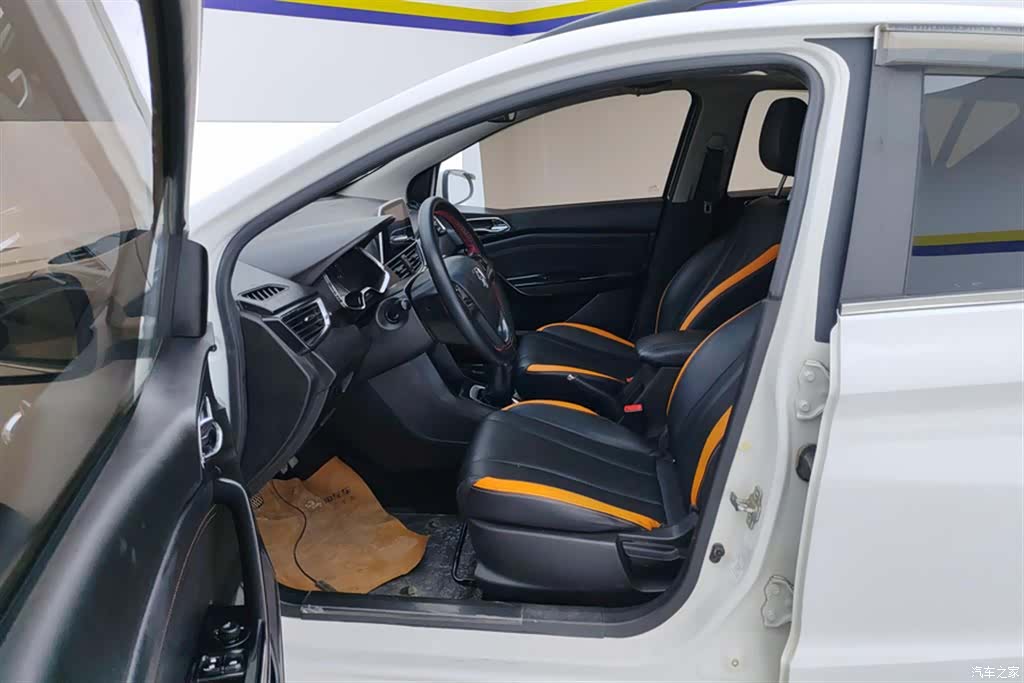 Wuling 310, 2017 9