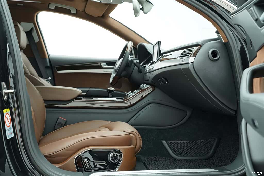 Audi A8L, 2015 27