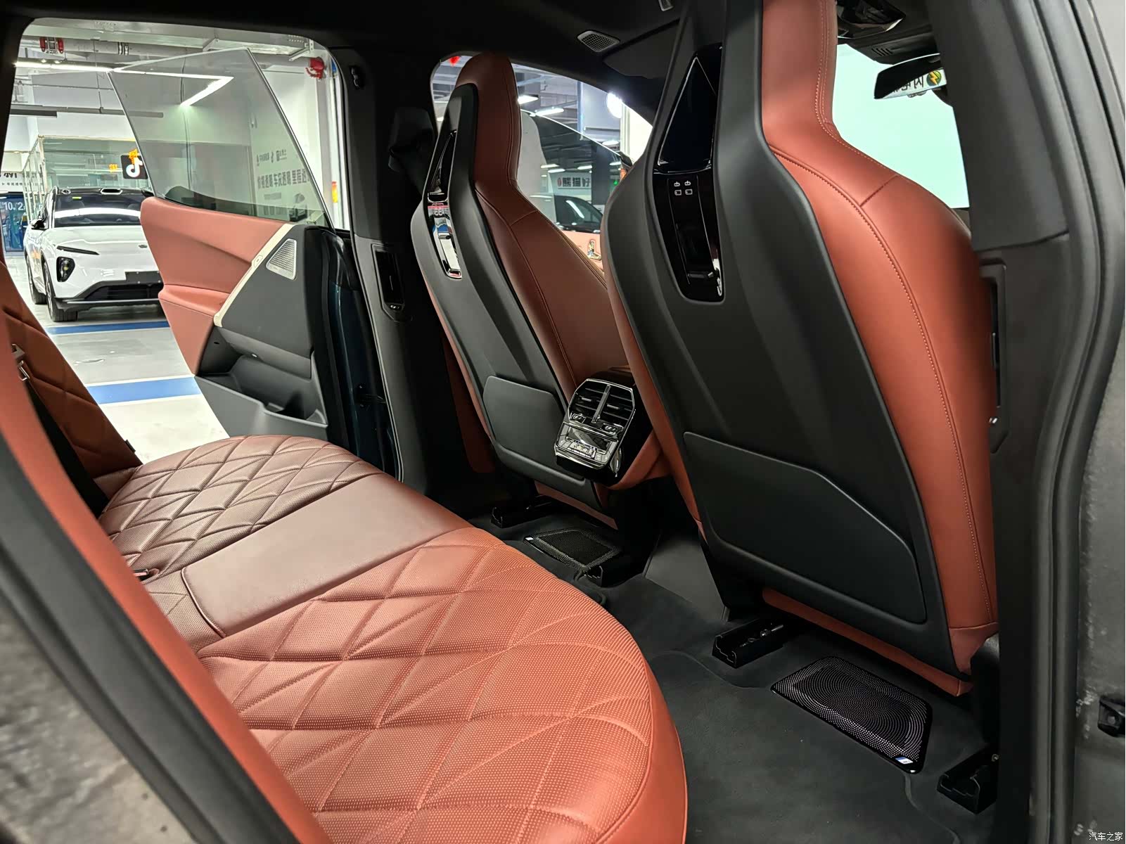 BMW iX, 2024 6