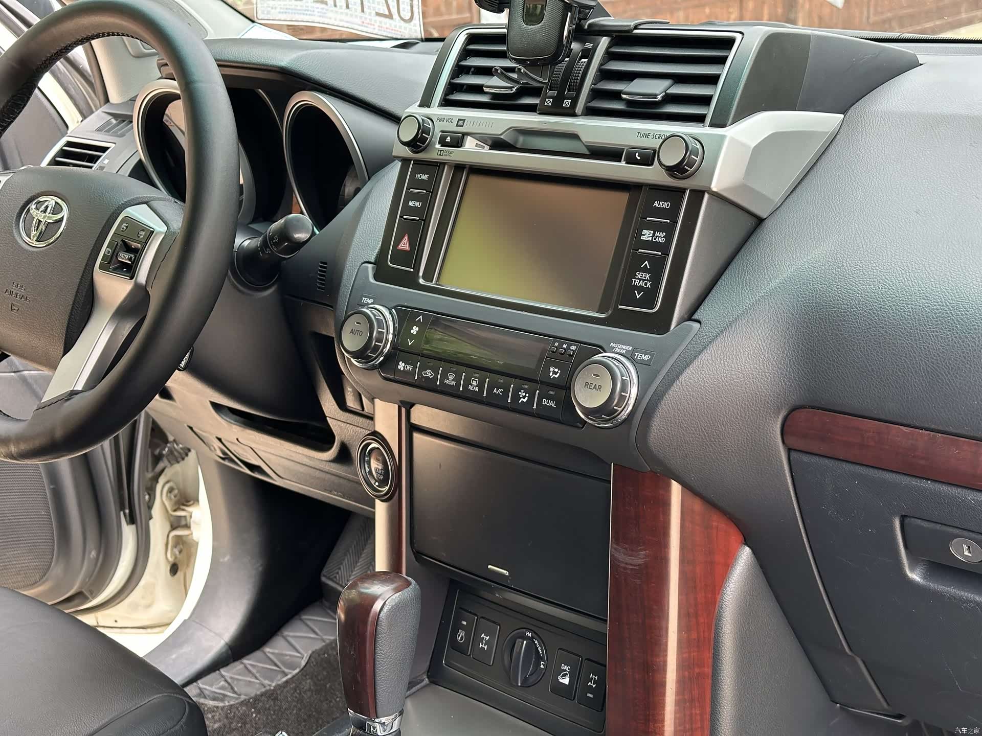 Toyota Prado, 2015 12