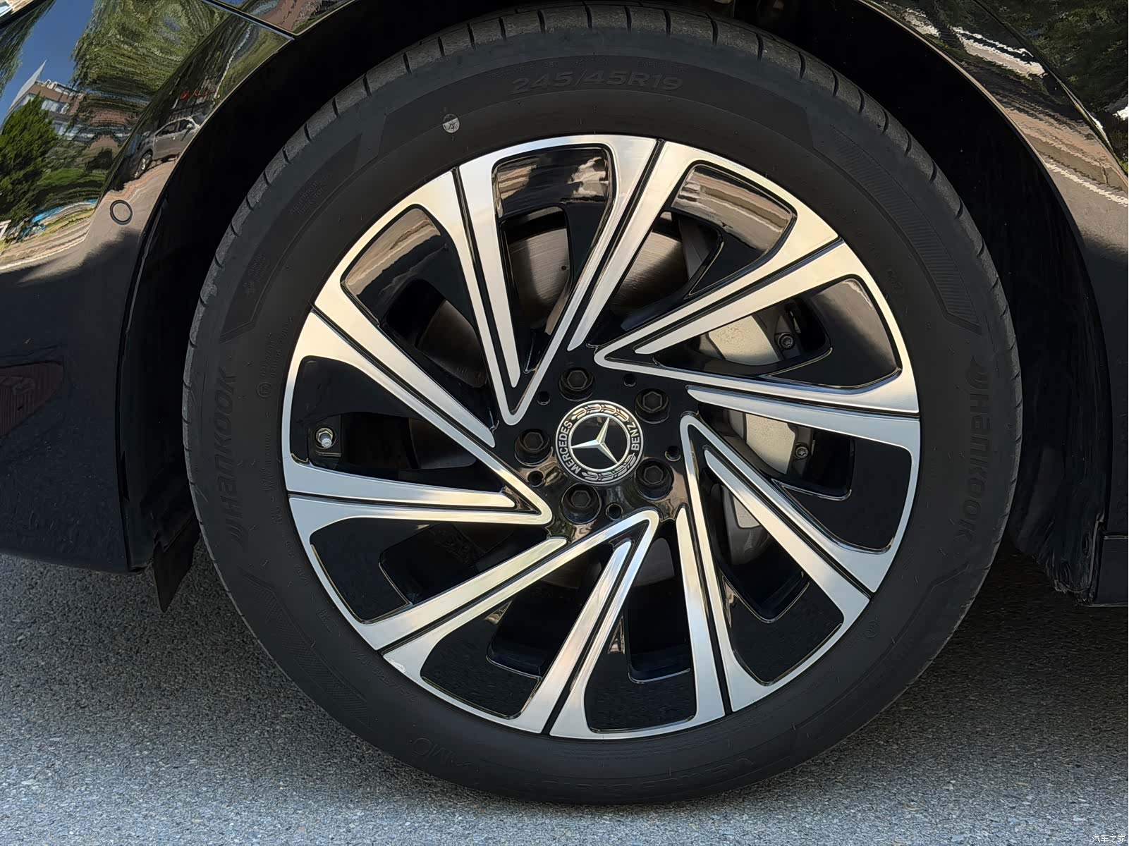 Mercedes-Benz E-Class, 2024 28