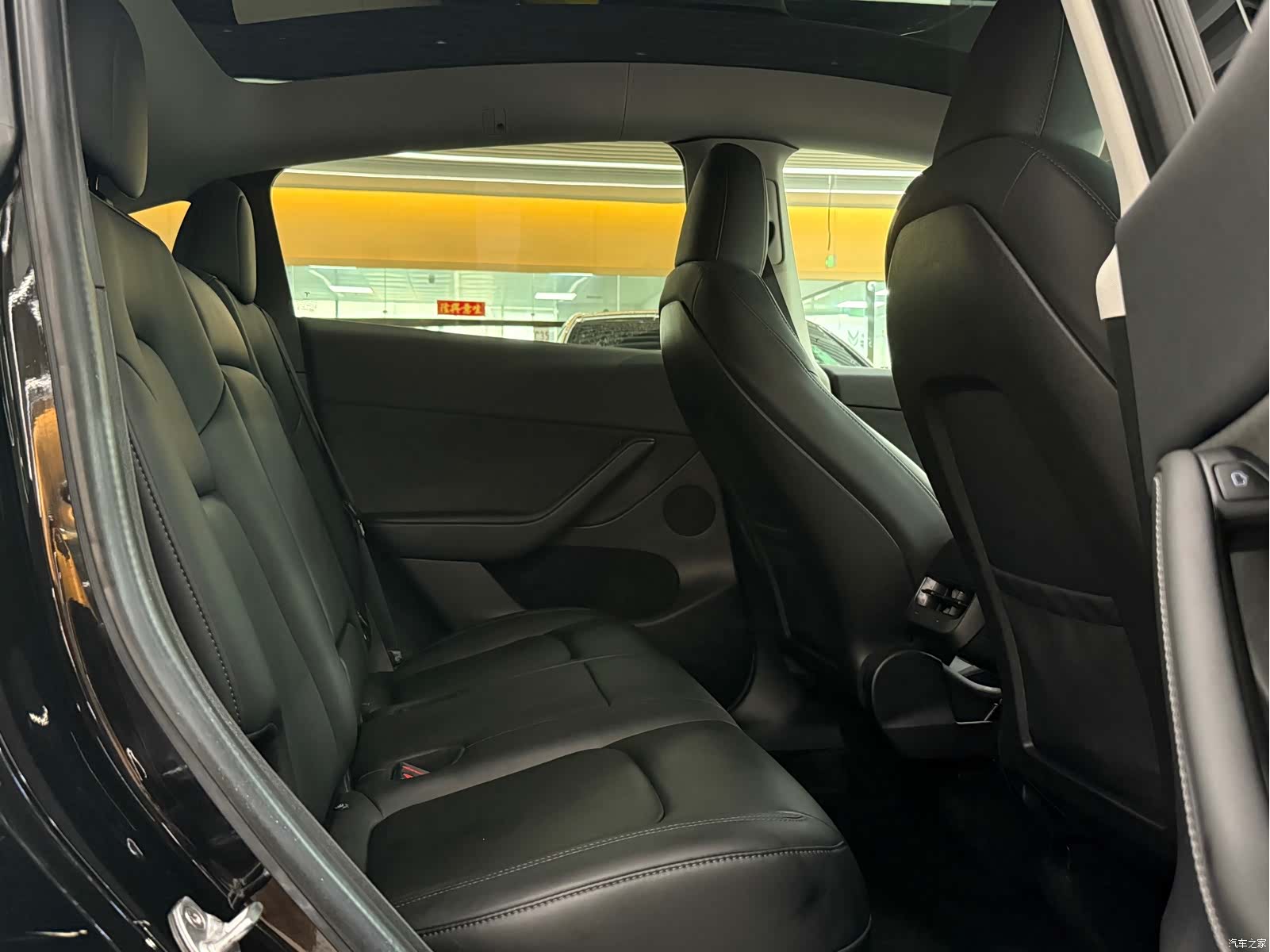 Tesla Model Y, 2022 все фото