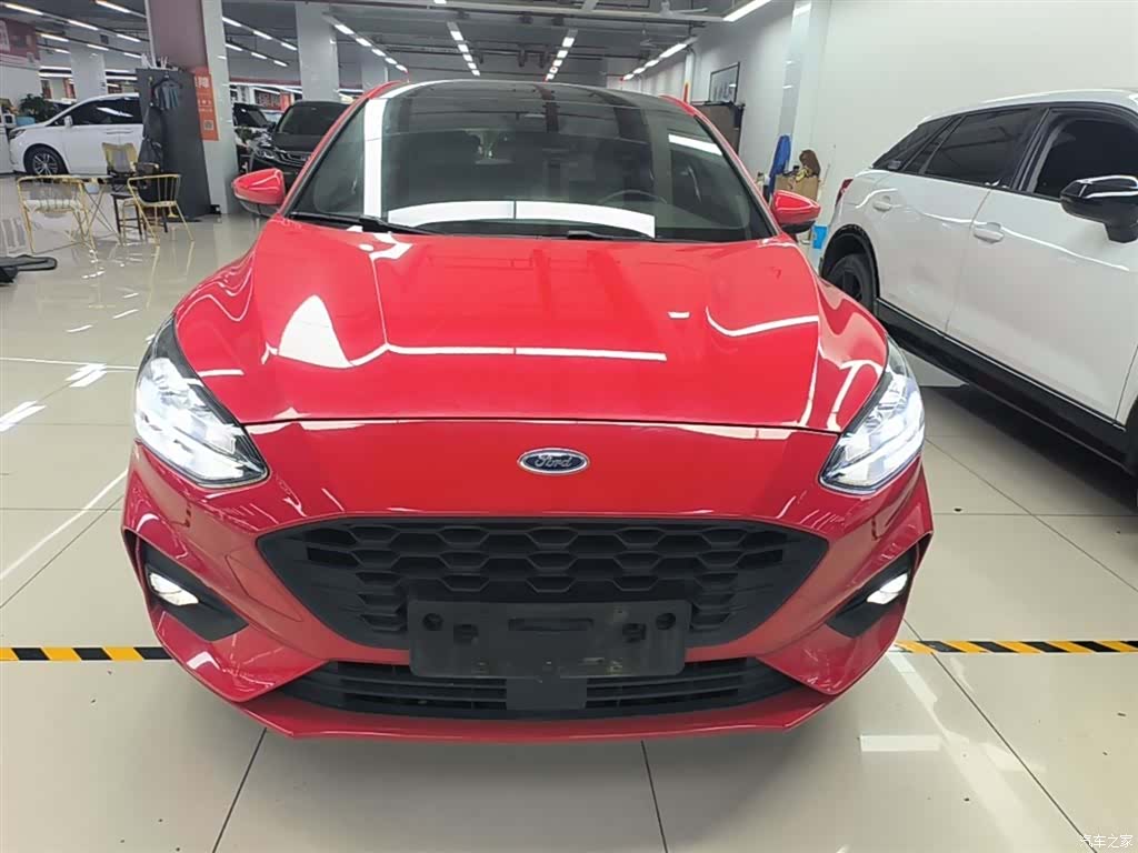 Ford Focus, 2020 3