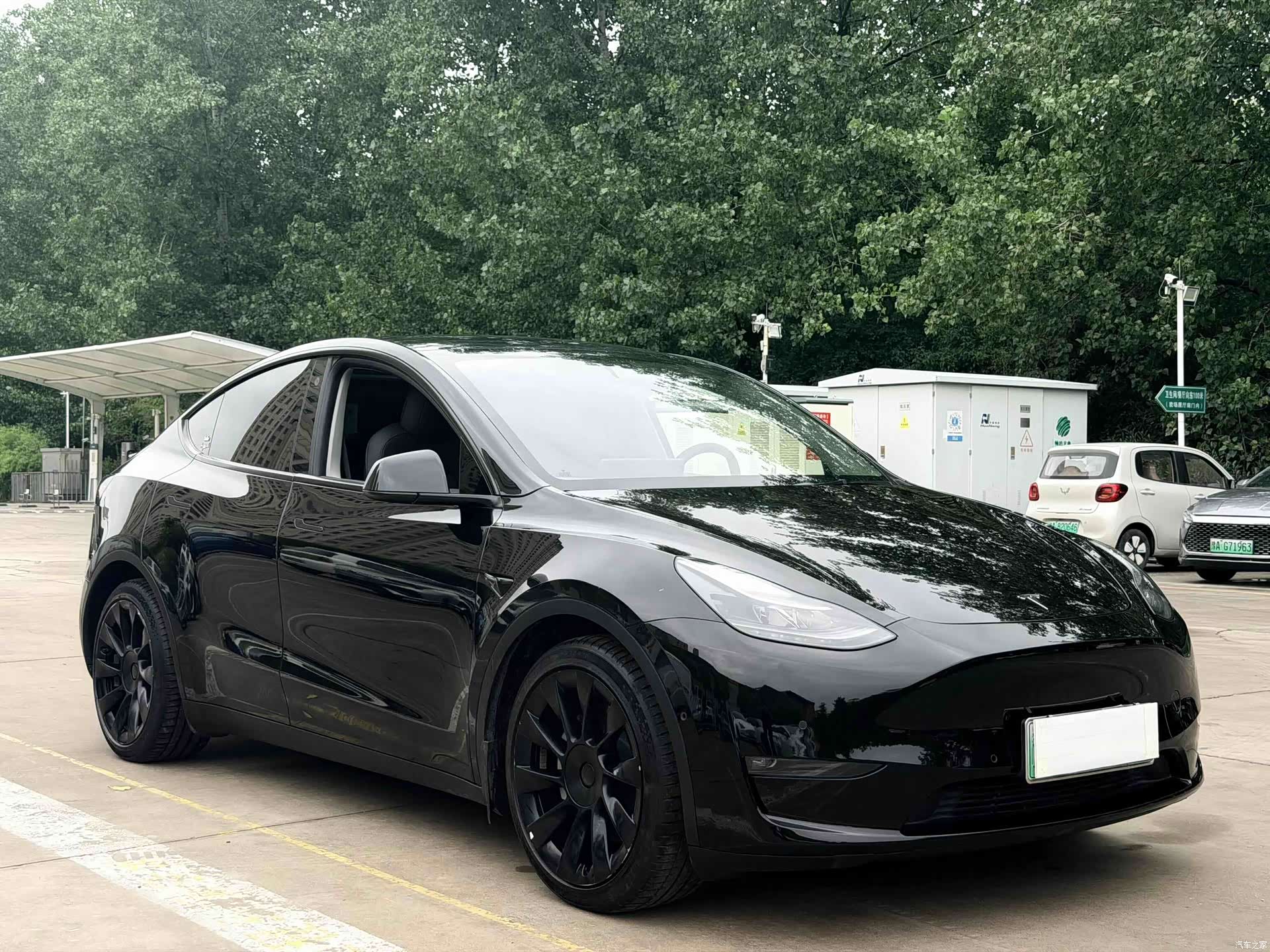 Tesla Model Y, 2021 3
