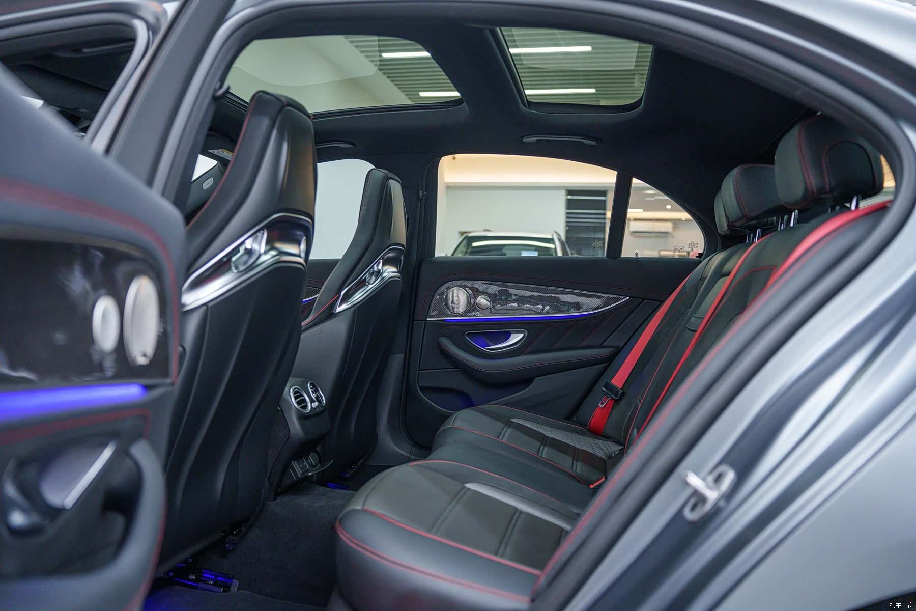 Mercedes-Benz E-Class, 2022 10
