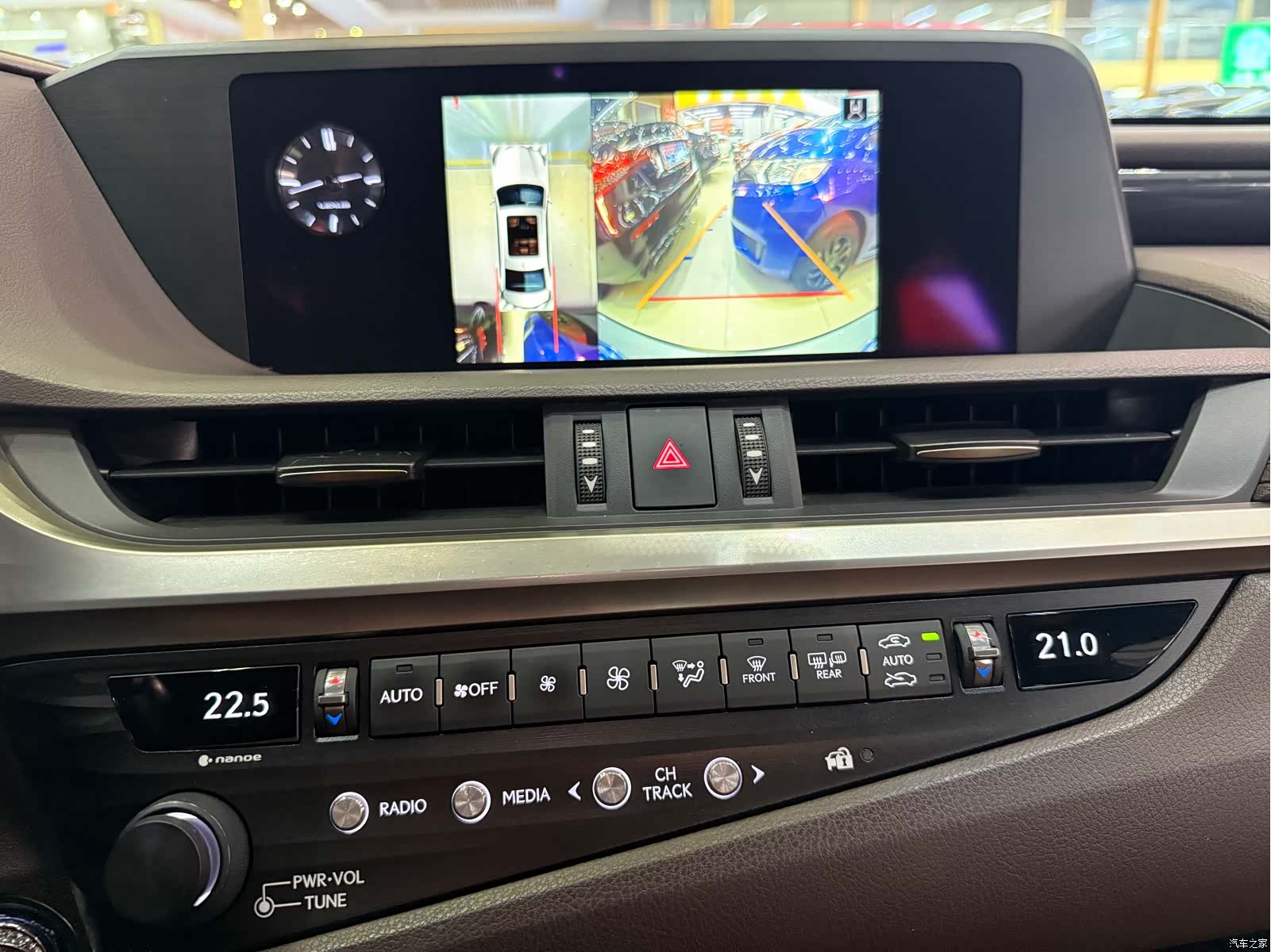 Lexus ES, 2020 9