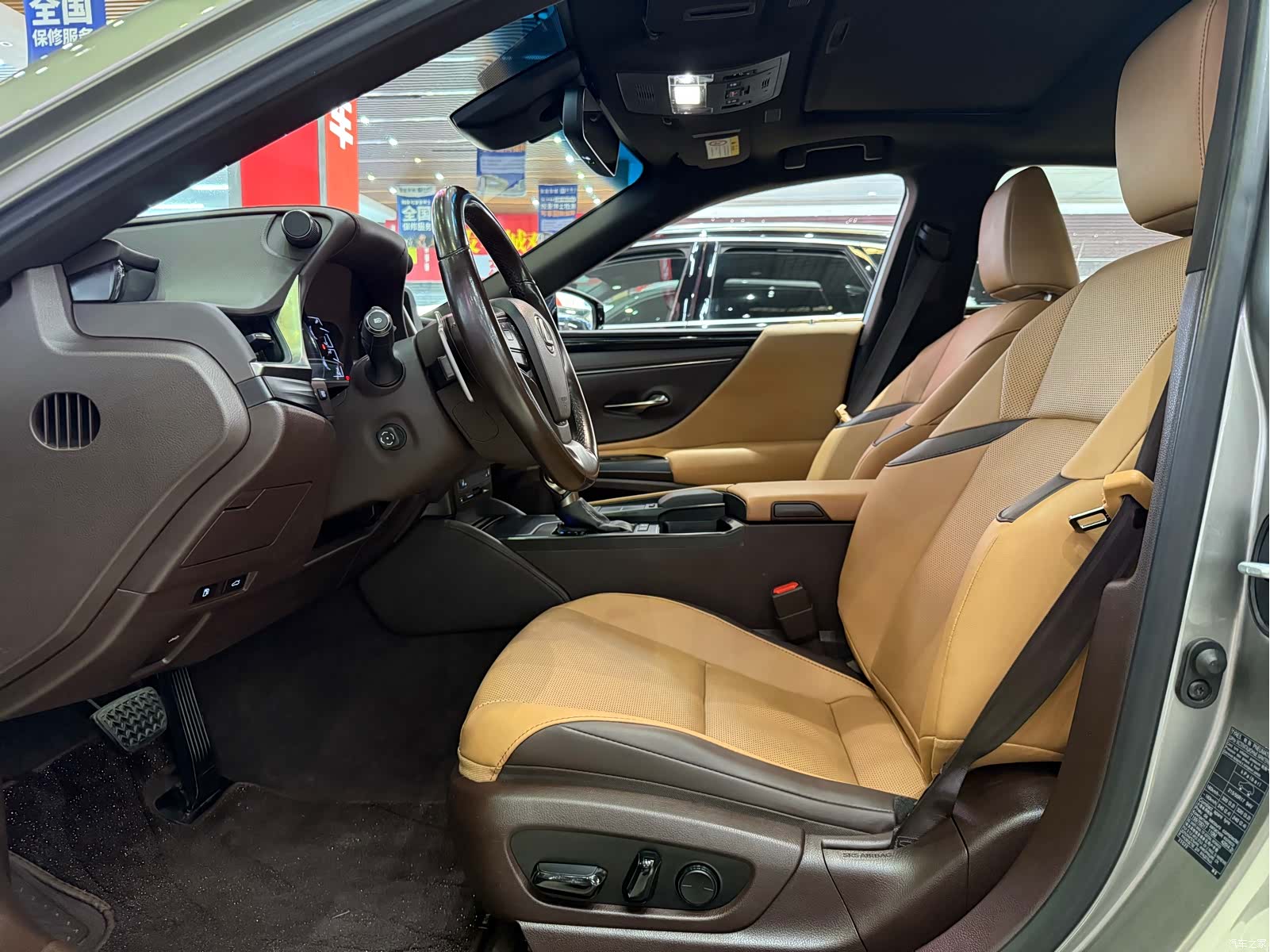 Lexus ES, 2020 13