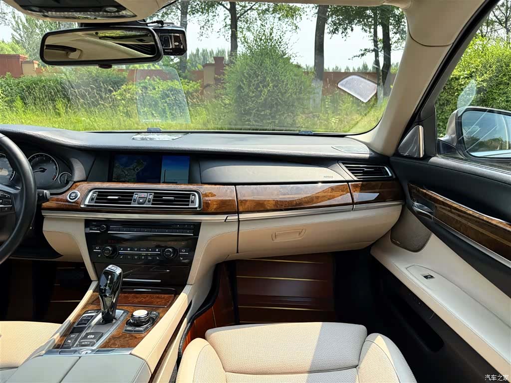 BMW 7 Series, 2012 14