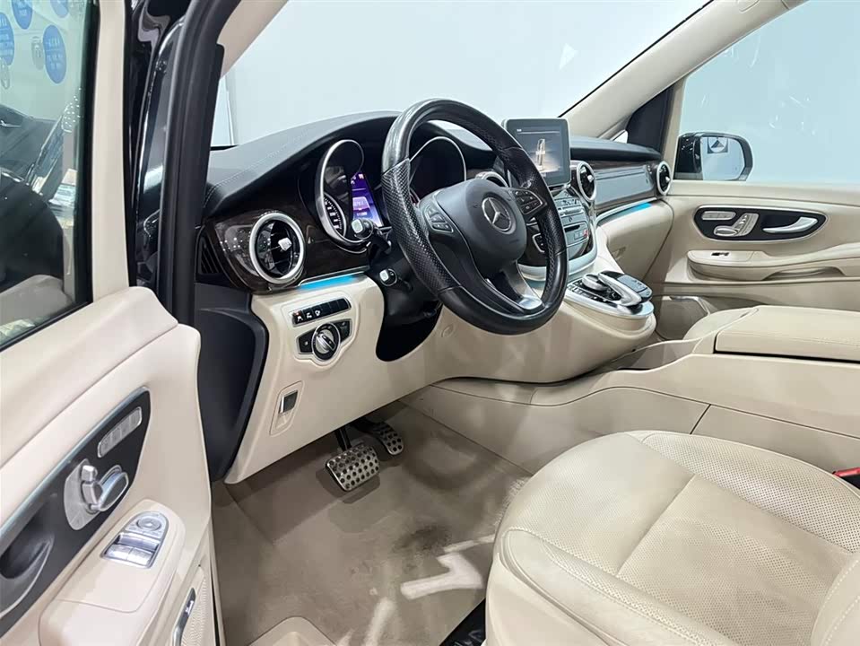 Mercedes-Benz V-class