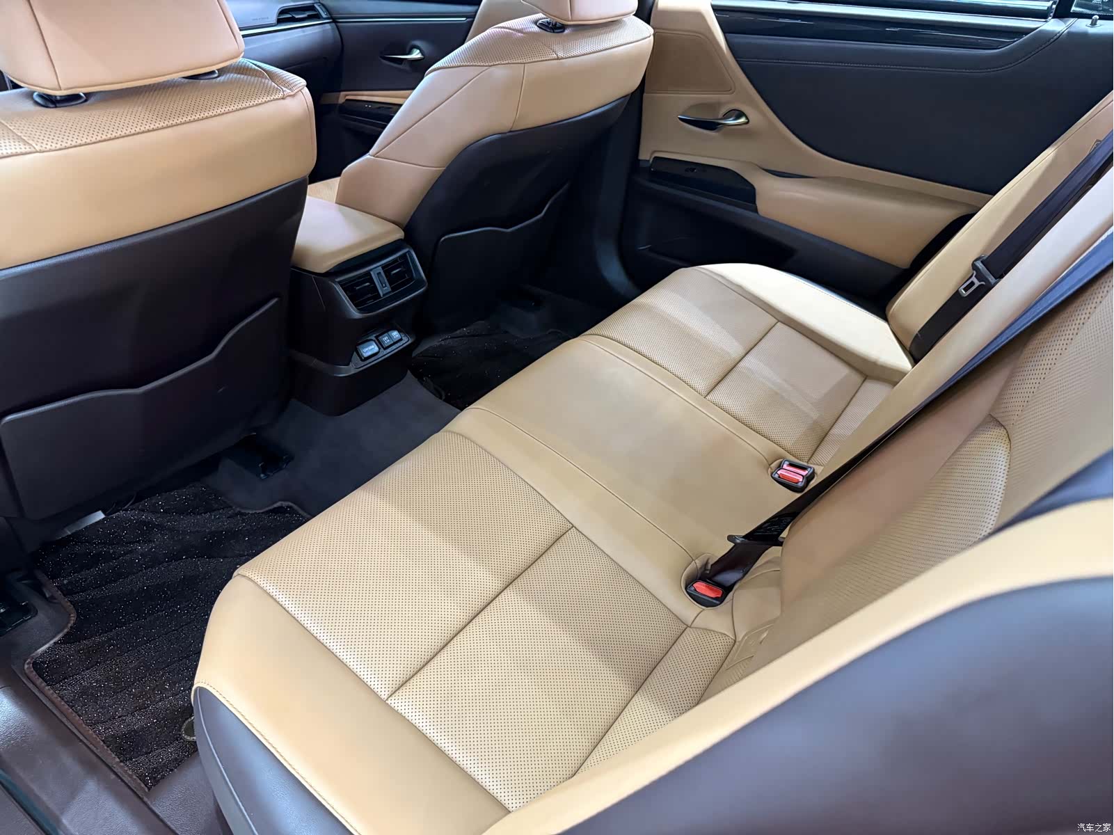Lexus ES, 2020 18