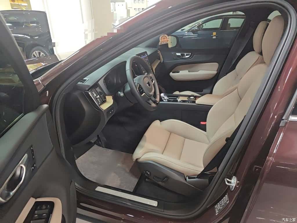 Volvo XC60, 2025 16