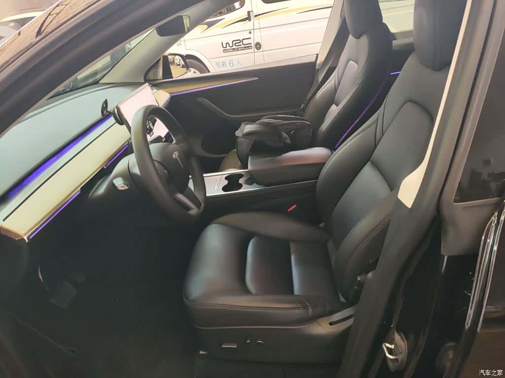 Tesla Model Y, 2022 15